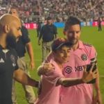 Segurança de Messi 'barra' criança e a leva para conhecer o craque depois; veja vídeo