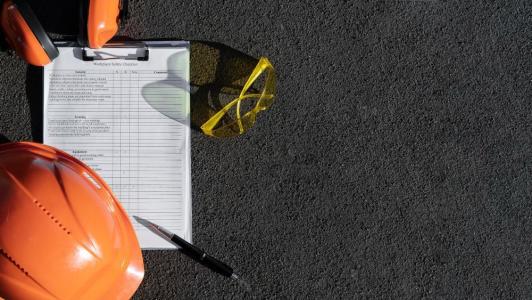Falha na revisão de procedimentos de segurança é principal motor de passivos trabalhistas no Brasil