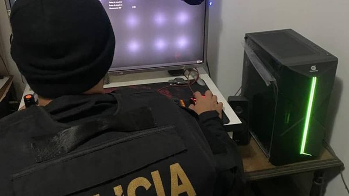 PF faz operação contra tráfico internacional de drogas na Baixada Santista 