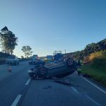 Ocupantes de carros ficam feridos em acidente na BR-040 em Barbacena (MG)