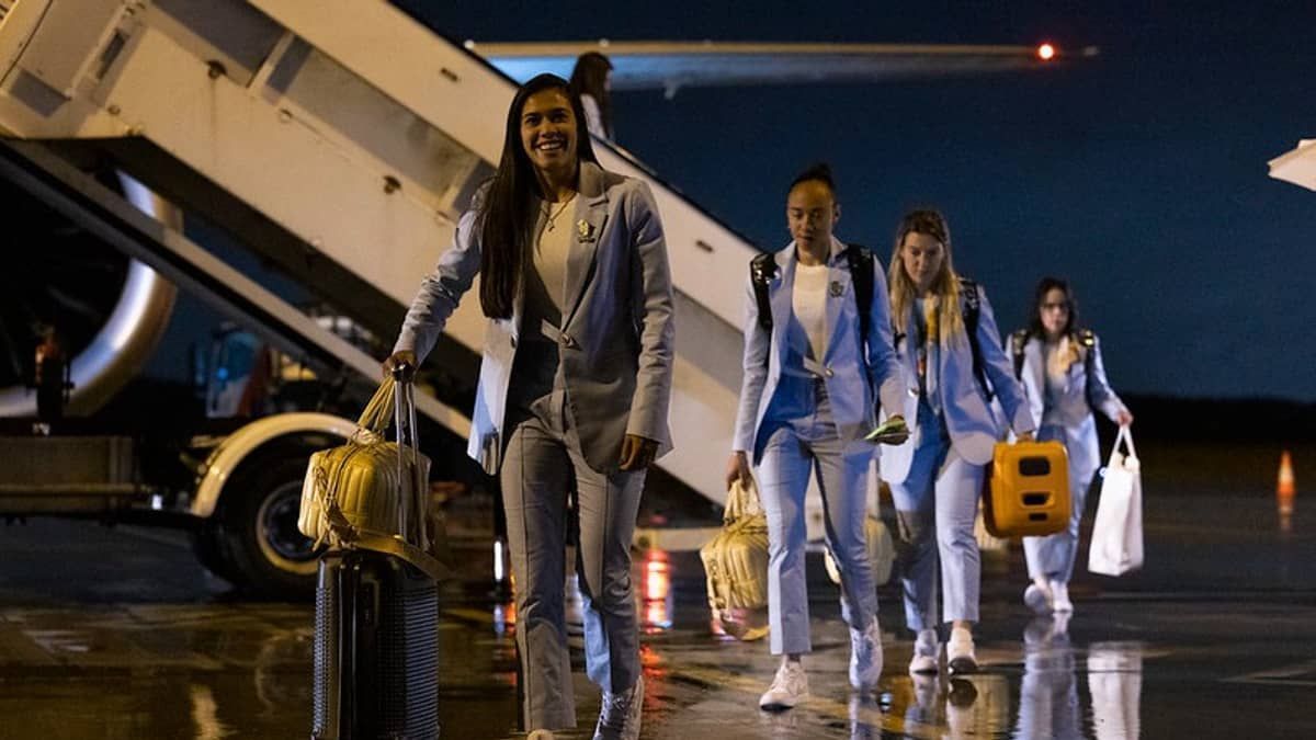 Seleção Brasileira desembarca na Austrália para Copa do Mundo Feminina
