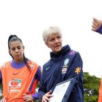 Pia Sundhage comanda coletivo da Seleção Brasileira; três atletas treinaram separadas do grupo