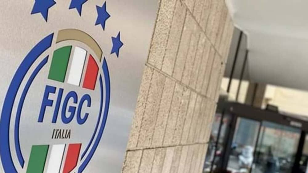 Ministro italiano sugere exclusão de jogadores suspensos por apostas