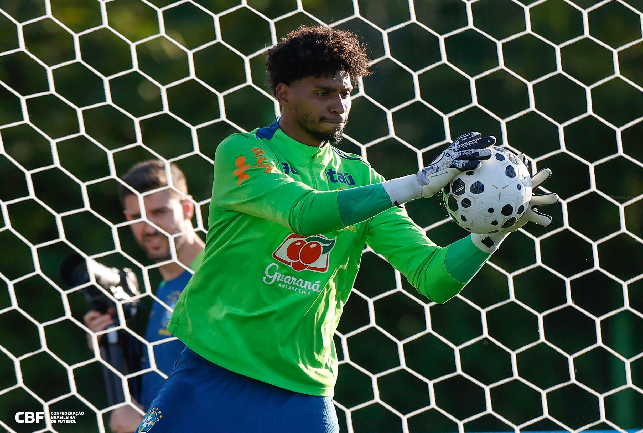 Ancelotti convoca Hugo Souza para vaga de Alisson na Seleção Brasileira