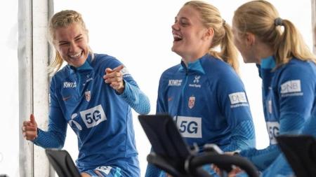 Seleções se enfrentam na primeira rodada da Copa do Mundo Feminina
