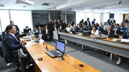Sem acordo, CPMI de 8 de janeiro acabará sem ouvir Bolsonaro e ex-comandante da Marinha
