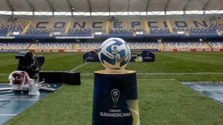 Sem condições de jogo, a Conmebol decidiu adiar o duelo entre os chilenos
