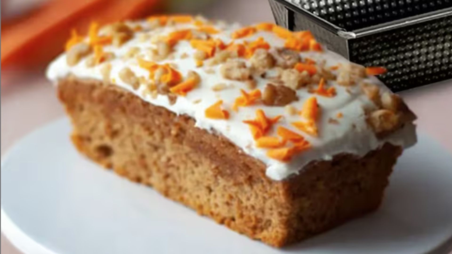 Sem farinha e sem açúcar: como fazer o melhor bolo de cenoura e maçã
