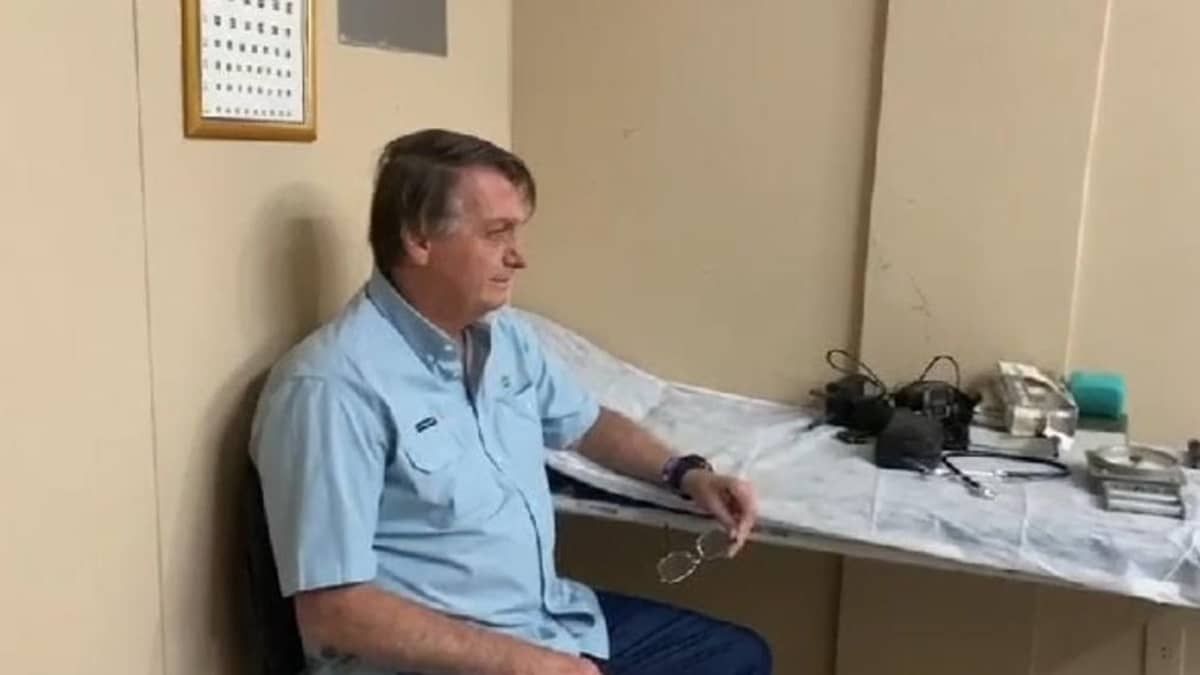 Vídeo: Bolsonaro faz exame psicotécnico para renovar a carteira de habilitação
