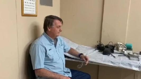 Sem óculos, Bolsonaro foi submetido a teste de visão