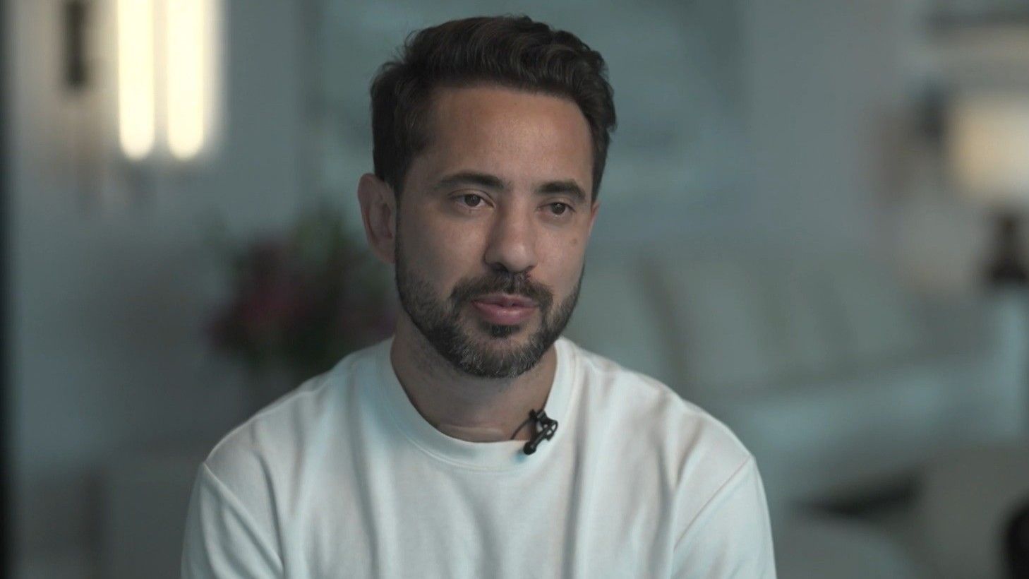 Everton Ribeiro se emociona ao contar detalhes de luta contra câncer: 'Queria chorar'