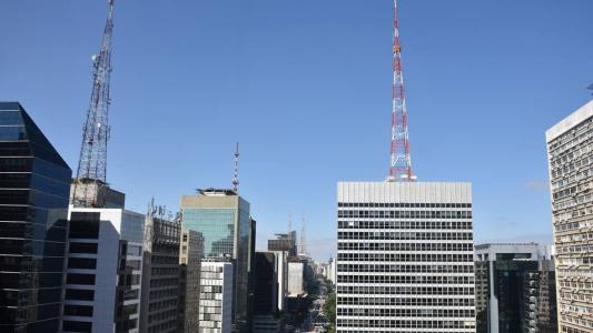 Semana no Sudeste começa com tempo seco e altas temperaturas, diz previsão.