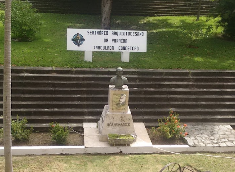 Polícia cumpre mandado contra seminarista da Paraíba suspeito de pedofilia na internet