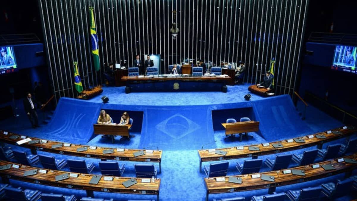 Senadores estimam 60 votos favoráveis à PEC que limita decisões do STF
