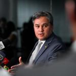 Votação de nova proposta para desoneração de setores e municípios é adiada para junho, indica Efraim Filho