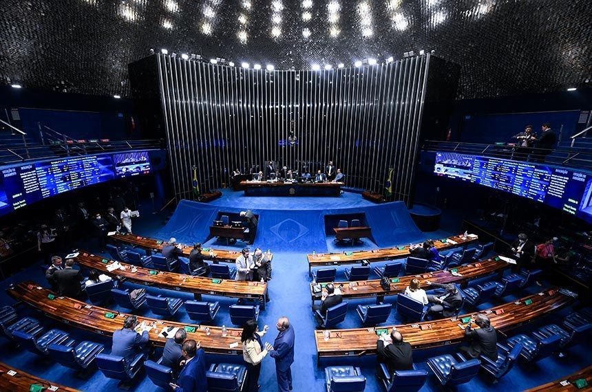 Em dia de reviravolta, Podemos perde dois senadores e um cargo na mesa diretora do Senado