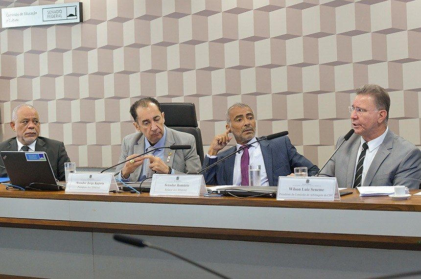 CPI da manipulação: Senador questiona chefe dos árbitros sobre uso do VAR