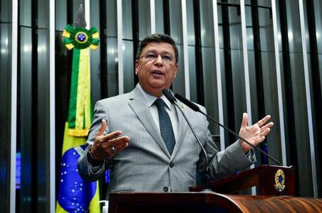Senador Carlos Viana Waldemir Barreto.jpg
