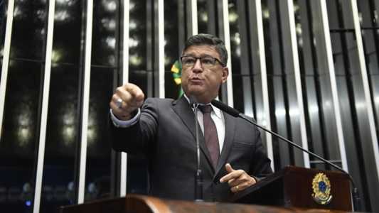Senador Carlos Viana (Podemos) defendeu que o ex-presidente Jair Bolsonaro (PL) é alvo de 'vingança política' no TSE