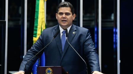 Alcolumbre defende protagonismo do Senado e volta das comissões mistas | CNN Brasil