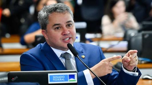 Senador Efraim Filho (União Brasil-PB) é autor do Projeto de Lei (PL) da desoneração da folha de pagamento para 17 setores até 2027