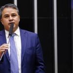 “Decisão do Congresso sobre drogas tem mais força que a do STF, e PEC vai a plenário em novembro”, diz senador