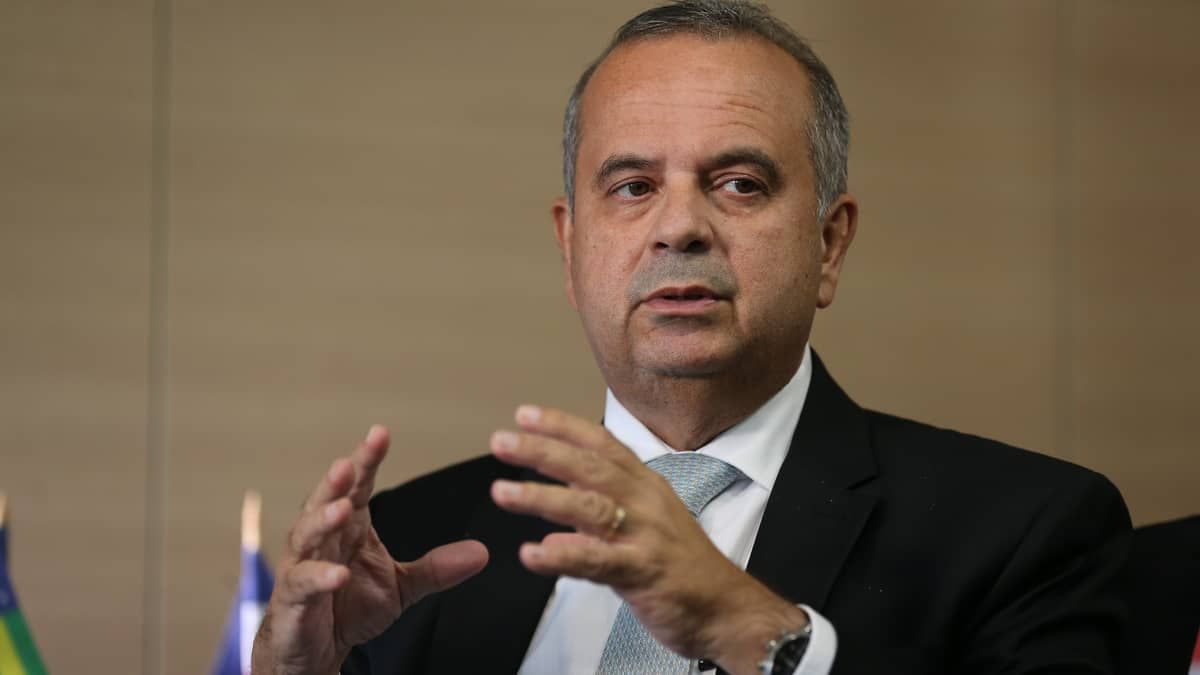 Candidato à presidência do Senado, Marinho critica bloqueio de parlamentares nas redes 