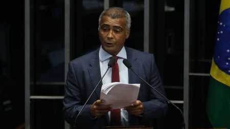 Senador está hospitalizado desde quinta-feira