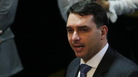 Senador Flávio Bolsonaro falou sobre os planos do ex-presidente Jair Bolsonaro como líder da oposição ao governo Lula