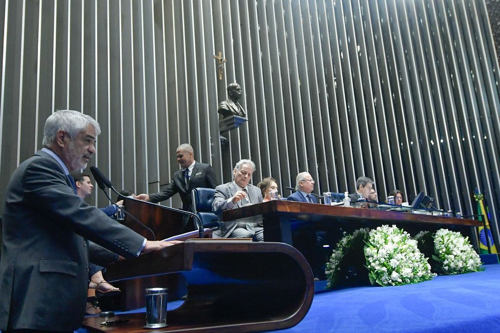 Senador do PT cobra recriação da Comissão de Mortos em sessão pelos 60 anos do golpe militar