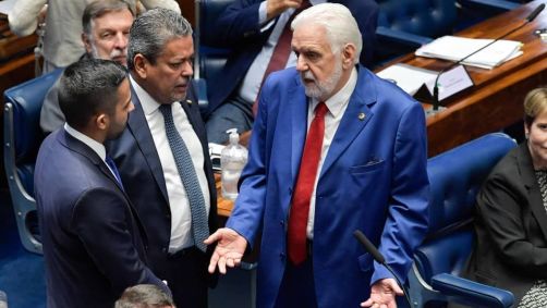 Senador Jaques Wagner usou suas redes sociais para explicar voto a favor de PEC que restringe poder de ministros do STF