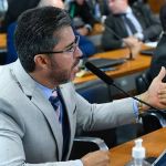 Senador quer que CPMI peça para governo informar presentes recebidos por antecessores de Bolsonaro