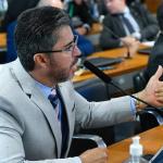 Senador quer que CPMI peça para governo informar presentes recebidos por antecessores de Bolsonaro