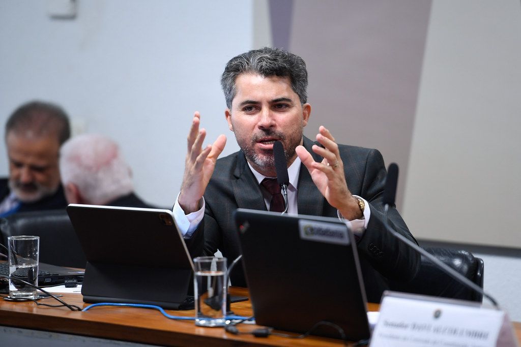 Projeto que mantém desoneração para setores em 2024 deverá ser votado na quarta-feira, diz líder da oposição