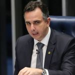 Rodrigo Pacheco derrota Rogério Marinho e é reeleito presidente do Senado Federal