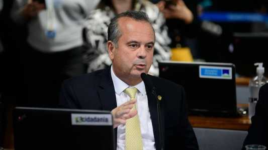 Senador Rogério Marinho recolheu assinaturas para apresentar pedido de realização de plebiscito sobre o aborto