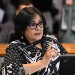 Damares Alves é internada e pede licença do Senado