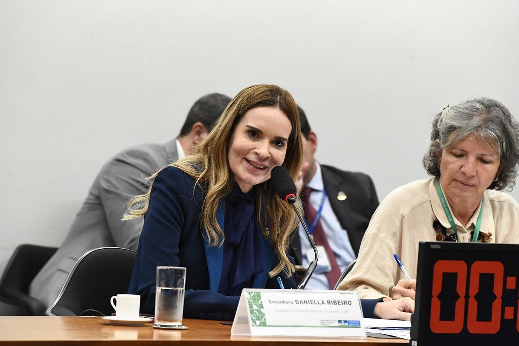 Comissão aprova relatório da lei orçamentária para 2024, e deputado protocola LDO nesta quinta-feira