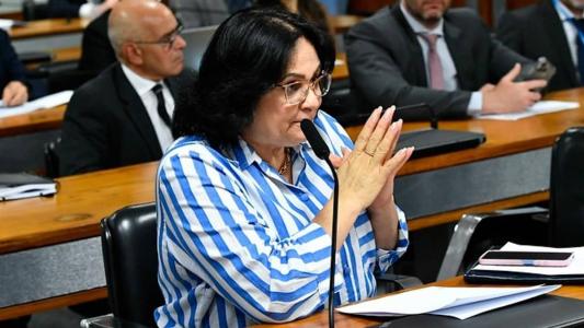 Senadora expôs fatura de cartão de crédito atribuída à ex-primeira-dama Michelle Bolsonaro