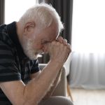 Alzheimer: pesquisa revela que é possível diminuir sintomas da doença salvando células danificadas