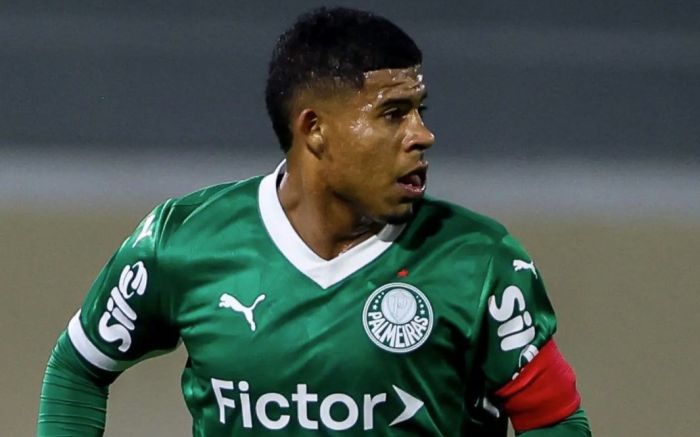 Gilberto em ação pelo Palmeiras em 2025