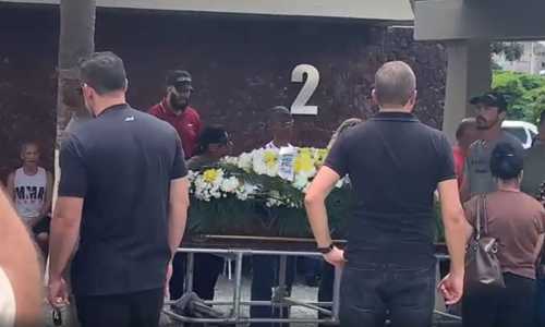 Sepultamento de família assassinada por homem no Bairro Santa Cecília em Juiz de Fora