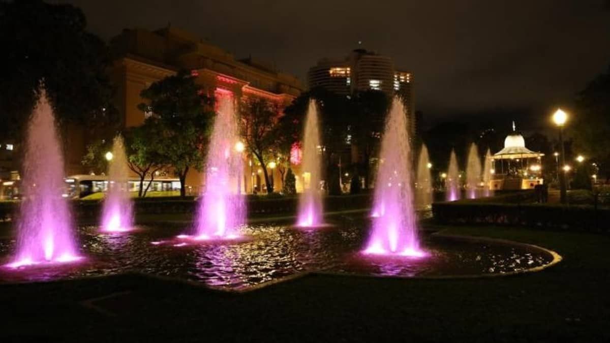 Prefeitura amplia número de mamografias e ilumina cidade de rosa em outubro