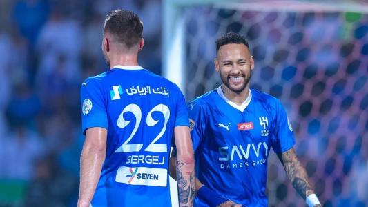 Sergej Milinovic-Savic e Neymar no jogo desta sexta-feira