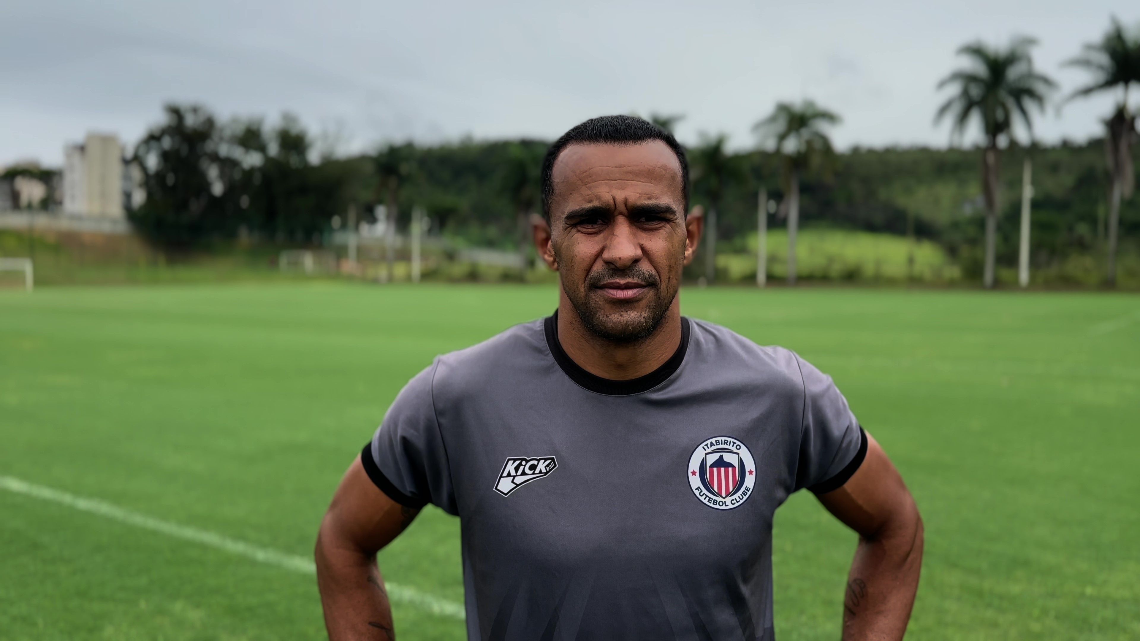 Campeão da Libertadores pelo Atlético, meia do Itabirito revela emoção em reencontro