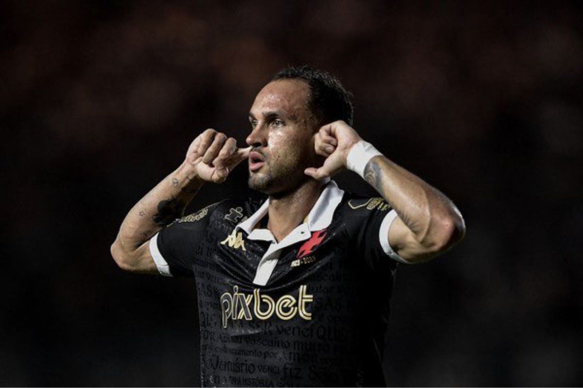 Fora dos planos, atacante do Vasco encaminha retorno ao futebol da Turquia