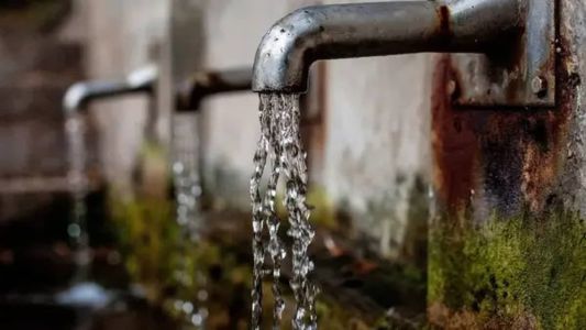 Serviço de abastecimento de água foi interrompido em diversas regiões de Matozinhos (MG), neste sábado (9)