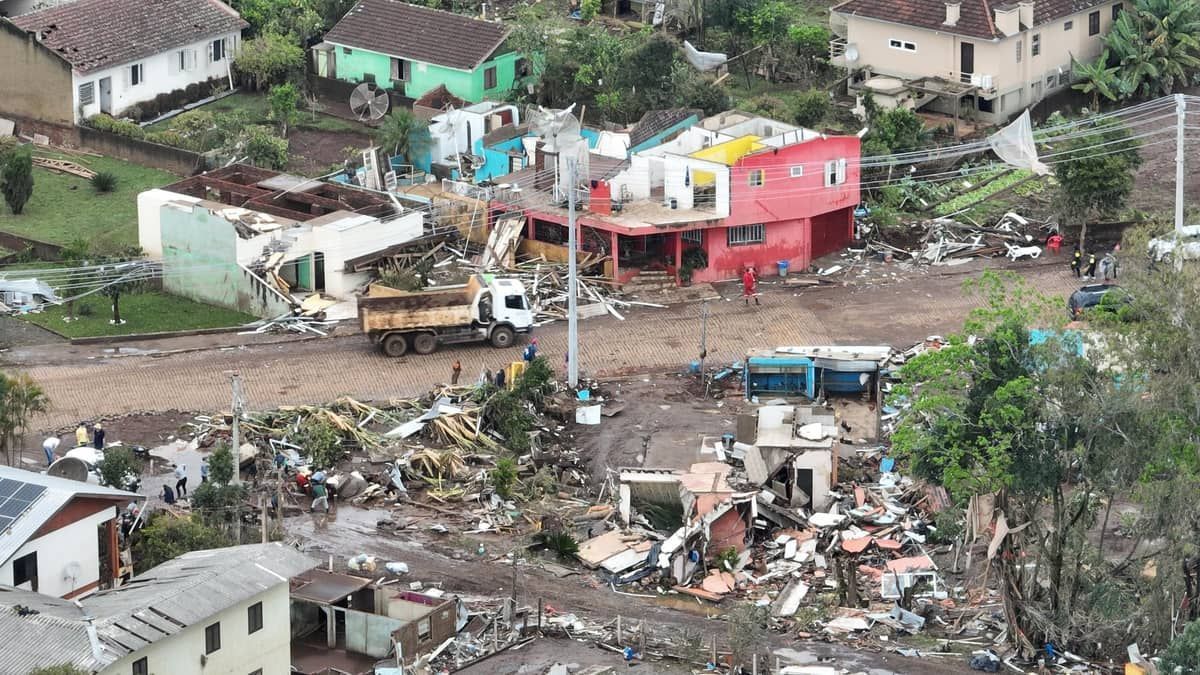 Servidor é preso após desviar carga de doações para cidade afetada por chuvas no RS