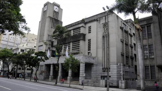 Servidores da PBH devem ganhar reajuste a partir dos salários pagos em agosto