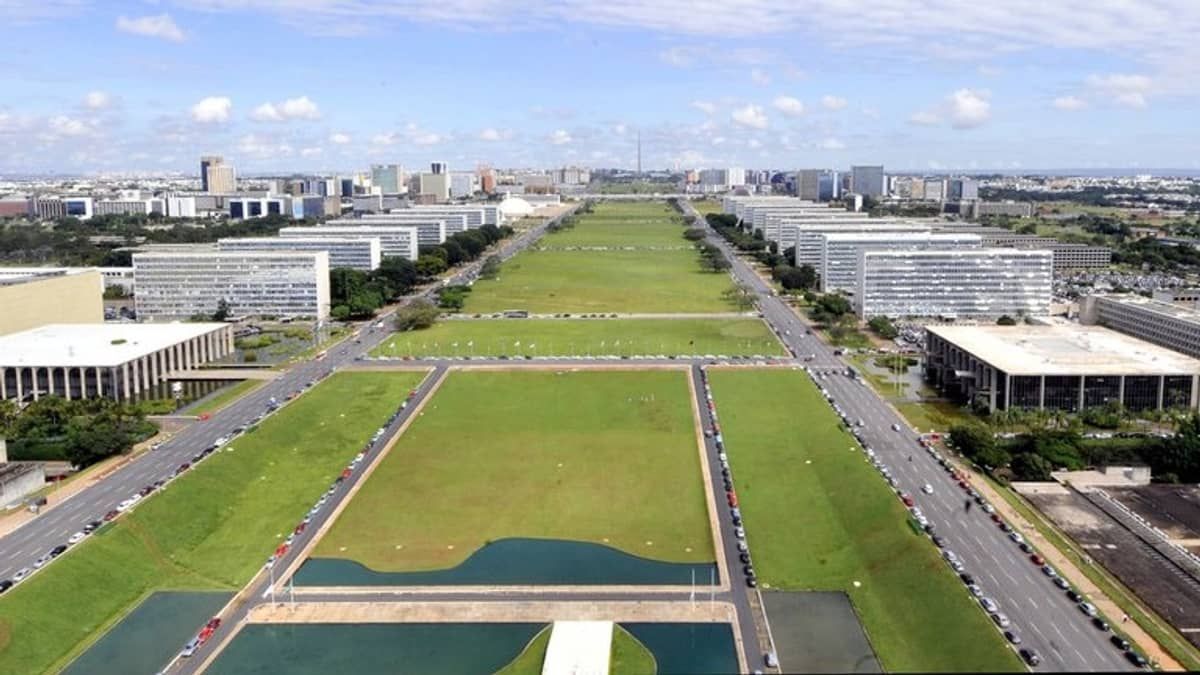 AGU pede afastamento de servidores federais envolvidos nos atos de 8 de janeiro